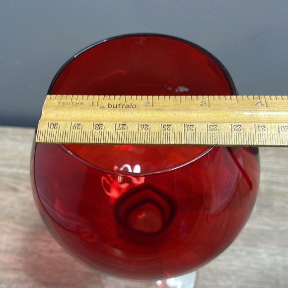 Elegant Red Glass Goblet Candle Holder - Picture 5 of 8